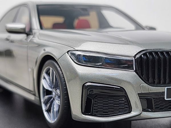 Xe Mô Hình BMW M760I V12 Final Edition 2020 1:18 GT Spirit ( Grey )