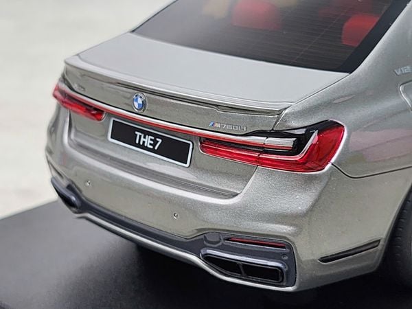 Xe Mô Hình BMW M760I V12 Final Edition 2020 1:18 GT Spirit ( Grey )