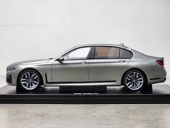 Xe Mô Hình BMW M760I V12 Final Edition 2020 1:18 GT Spirit ( Grey )