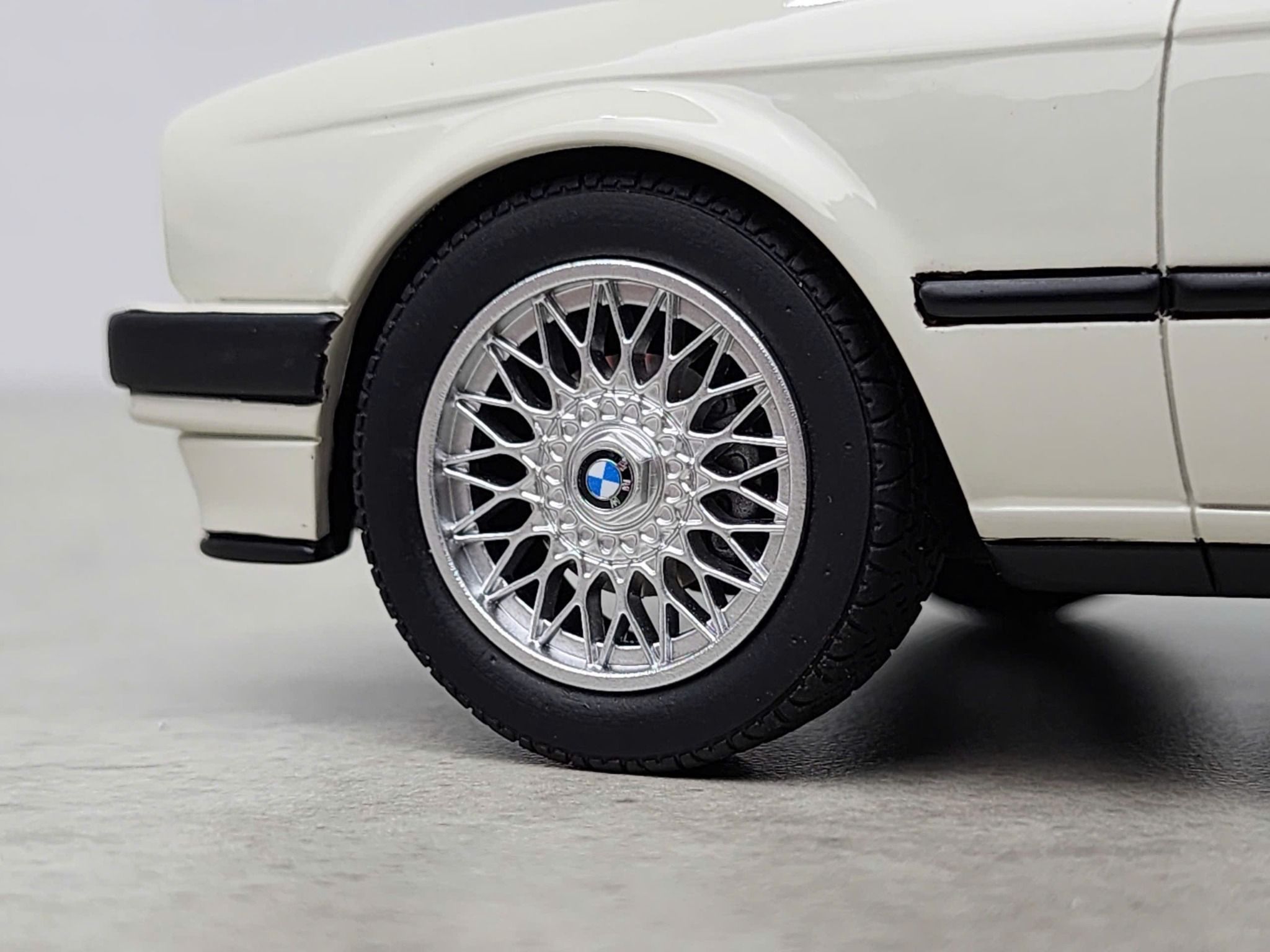 OttOmobile BMW E30 325i TC2 Baur 1988 1/18