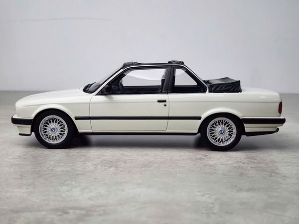 Xe Mô Hình BMW E30 325I TC2 Baur 1:18 OttO ( White )