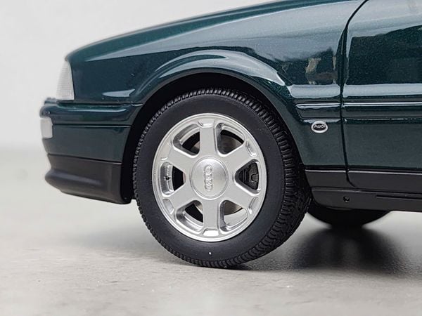 Xe Mô Hình Audi S2 Sedan 1:18 OttO ( Green )