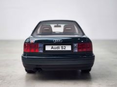 Xe Mô Hình Audi S2 Sedan 1:18 OttO ( Green )