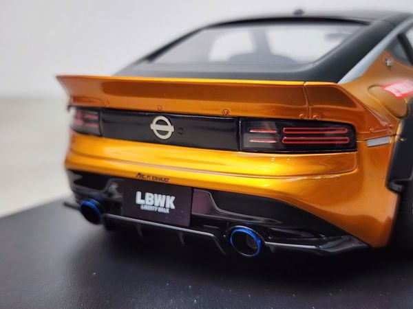 Xe Mô Hình Nissan Z LB Nation Works LB Gold 1:18 Top Speed