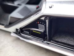 Xe Mô Hình McLaren F1 1:18 LCD ( Silver )