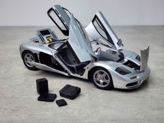 Xe Mô Hình McLaren F1 1:18 LCD ( Silver )