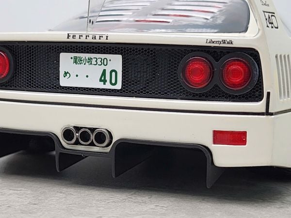 Xe Mô Hình Ferarri F40 LBWK 1:18 GTSpirit ( Trắng )