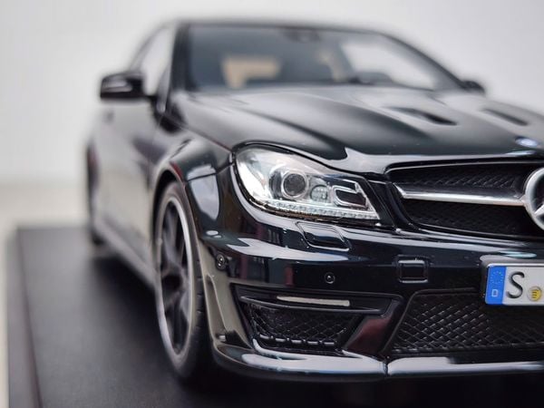 Xe Mô Hình Mercedes-Benz C63 AMG W204 Edition 507 Diecast Model Car 1:18 GT Spirit