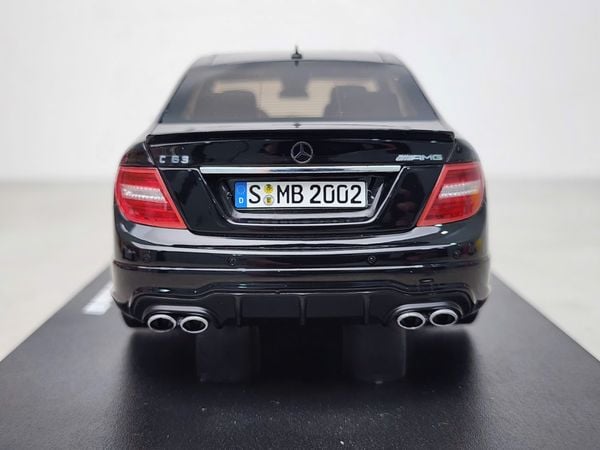 Xe Mô Hình Mercedes-Benz C63 AMG W204 Edition 507 Diecast Model Car 1:18 GT Spirit