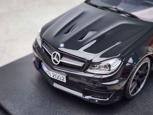 Xe Mô Hình Mercedes-Benz C63 AMG W204 Edition 507 Diecast Model Car 1:18 GT Spirit