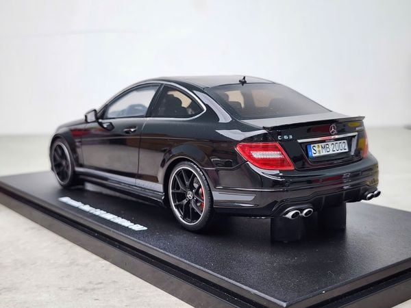 Xe Mô Hình Mercedes-Benz C63 AMG W204 Edition 507 Diecast Model Car 1:18 GT Spirit