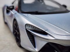 Xe Mô Hình MCLaren Artura 1:18 GTSpirit ( Bạc )