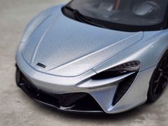 Xe Mô Hình MCLaren Artura 1:18 GTSpirit ( Bạc )