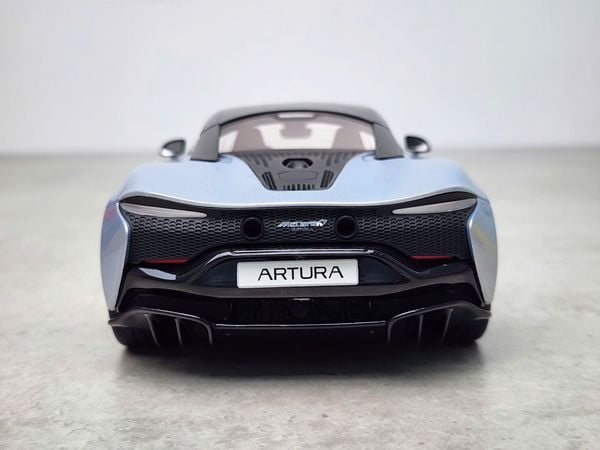 Xe Mô Hình MCLaren Artura 1:18 GTSpirit ( Bạc )