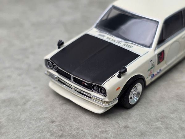 Xe Mô Hình Nissan Skyline 2000 GT-R (KPGC10) 1:64 Tarmac Works ( White )