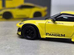 Xe Mô Hình Nissan Z Pandem Ikazuchi 1:64 MiniGT (Vàng)