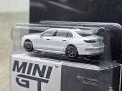 Xe Mô Hình BMW i7 xDrive60 Mineral 1:64 MiniGT ( White/ Blister Backaging )