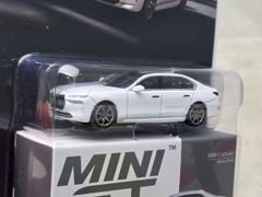 Xe Mô Hình BMW i7 xDrive60 Mineral 1:64 MiniGT ( White/ Blister Backaging )