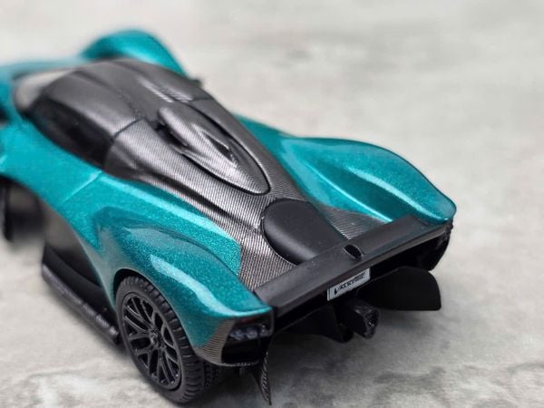 Xe mô hình ASTON MARTIN VALKYRIE ASTON MARTIN RACING GREEN LHD 1:64 MiniGT ( Xanh Lá)