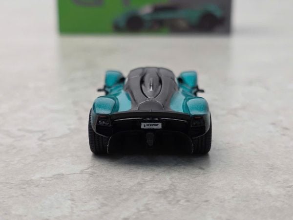 Xe mô hình ASTON MARTIN VALKYRIE ASTON MARTIN RACING GREEN LHD 1:64 MiniGT ( Xanh Lá)
