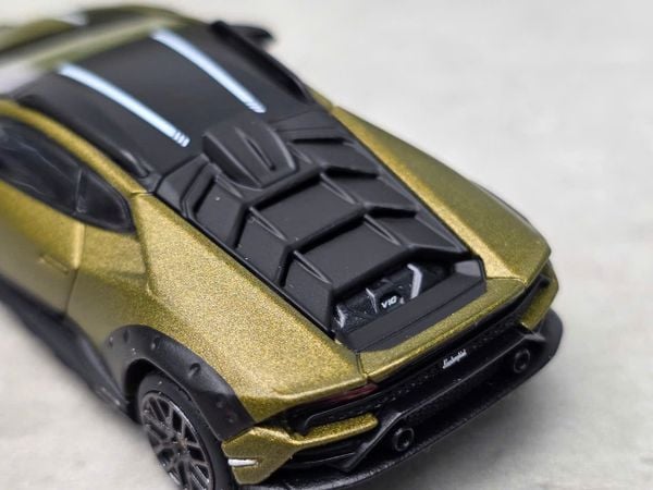 Xe Mô Hình Lamborghini Huracan Sterrato Verde Gea Matt 1:64 MiniGT ( xanh )