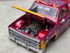 Xe Mô Hình Chevrolet Silverado Dually on Fire v1 1:64 Kaido House (Lửa)