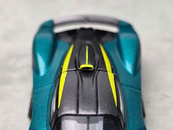 Xe Mô Hình Aston Martin Valkyrie 1:64 Popace ( Green )