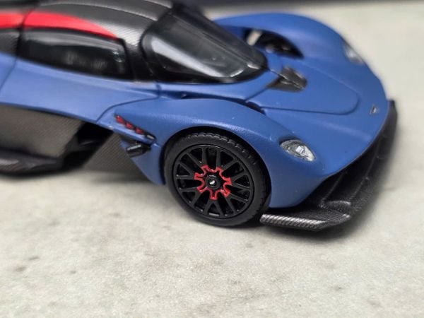 Xe Mô Hình Aston Martin Valkyrie Satin Marina 1:64 Pop Race