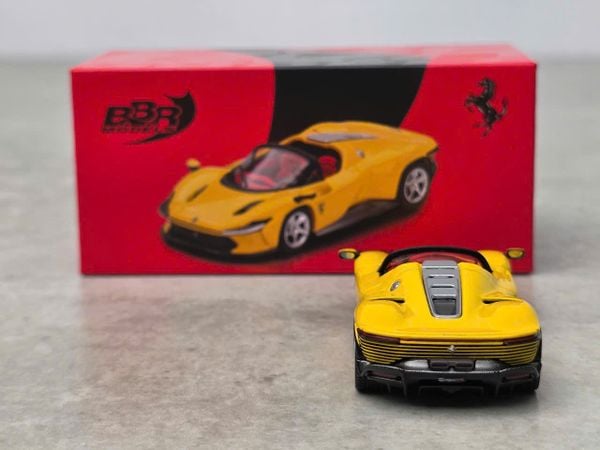 Xe Mô Hình Ferrari Daytona SP3 Giallo Modena 1:64 Minigt x BBR