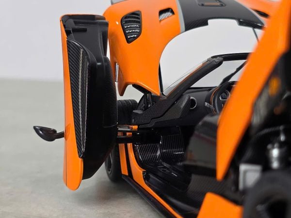 Xe Mô Hình Koenigsegg Agera Rs 1:18 AUTOart ( Cam )