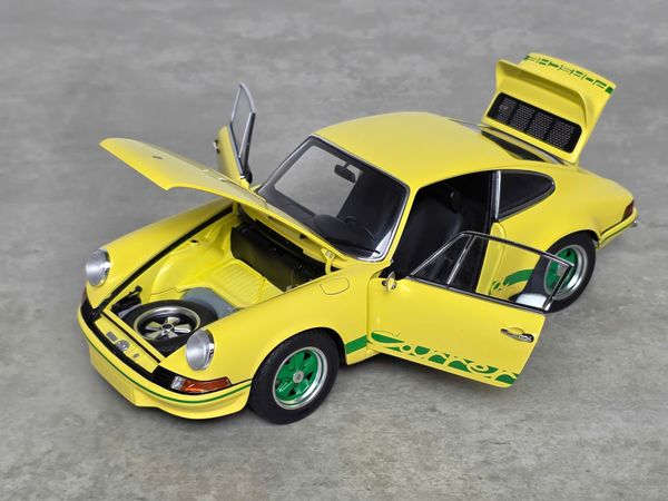 Xe Mô Hình Porsche 911 Carrera 2.7 RS 1:18 Autoart ( Light Yellow / Green STripes )