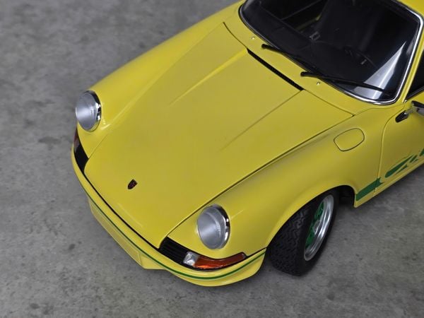 Xe Mô Hình Porsche 911 Carrera 2.7 RS 1:18 Autoart ( Light Yellow / Green STripes )