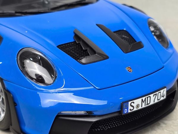 Xe Mô Hình Porsche 911 GT3 RS 2022 1:18 Norev (Shark Blue)