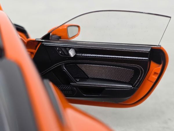 Xe Mô Hình Porsche 911 GT3 RS 2022 1:18 Norev (Gulf Orange)