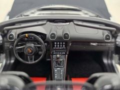 Xe Mô Hình Porsche 718 Spyder RS 2023 Weissach Pack 1:18 Norev (GT-SilberMetallic)