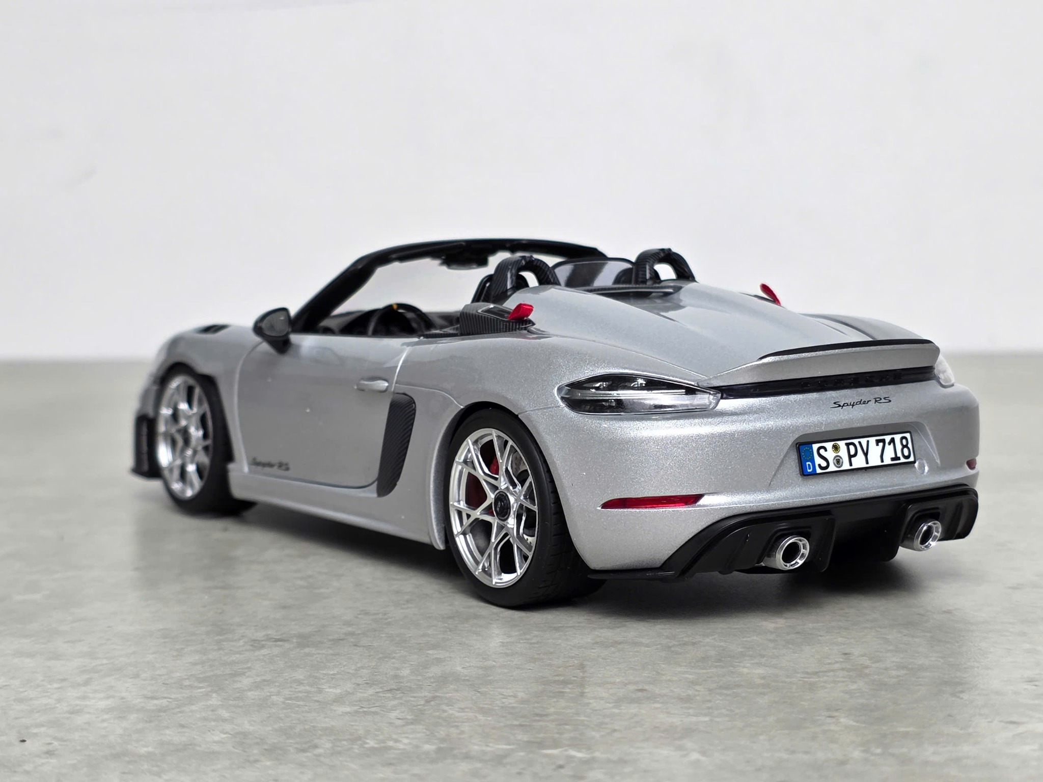 ノレブ ポルシェ　718 スパイダー RS 1/18 ミニカー ホワイト ノレブ ポルシェ 718 スパイダー RS 1/18 ミニカー ホワイト ノレブ 1