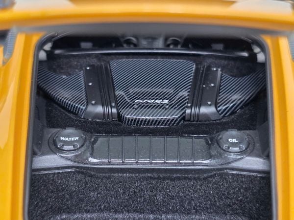 Xe Mô Hình Porsche Cayman GT4 RS 2023 Weissach Pack 1:18 Norev (Bahama Yellow)