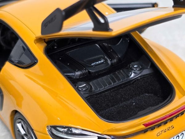 Xe Mô Hình Porsche Cayman GT4 RS 2023 Weissach Pack 1:18 Norev (Bahama Yellow)