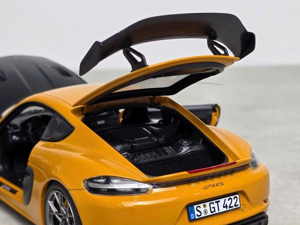 Xe Mô Hình Porsche Cayman GT4 RS 2023 Weissach Pack 1:18 Norev (Bahama Yellow)