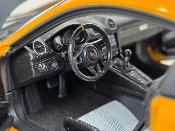 Xe Mô Hình Porsche Cayman GT4 RS 2023 Weissach Pack 1:18 Norev (Bahama Yellow)