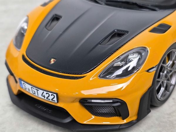 Xe Mô Hình Porsche Cayman GT4 RS 2023 Weissach Pack 1:18 Norev (Bahama Yellow)