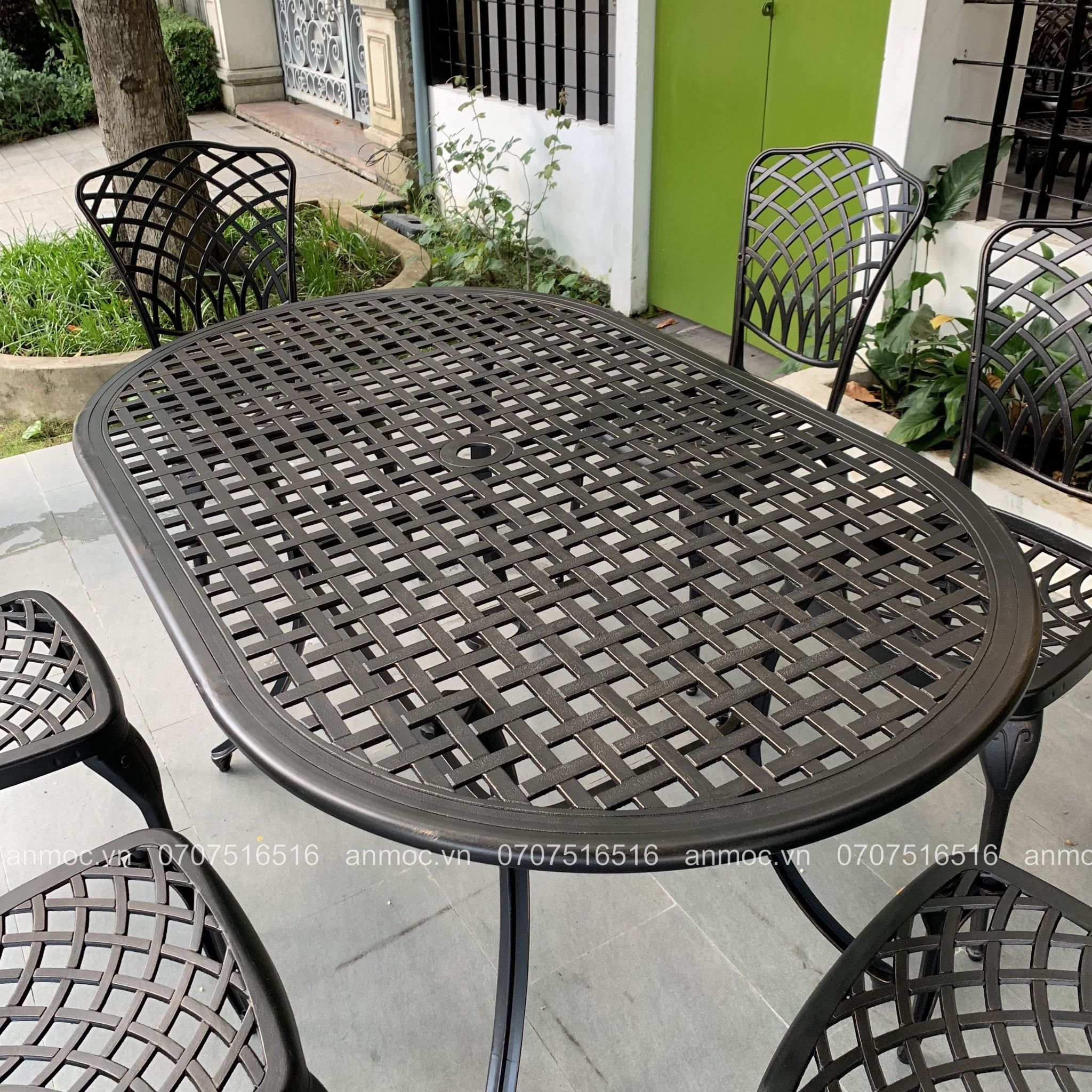 Bàn Oval Nhôm Đúc Ngoài Trời BN-155N