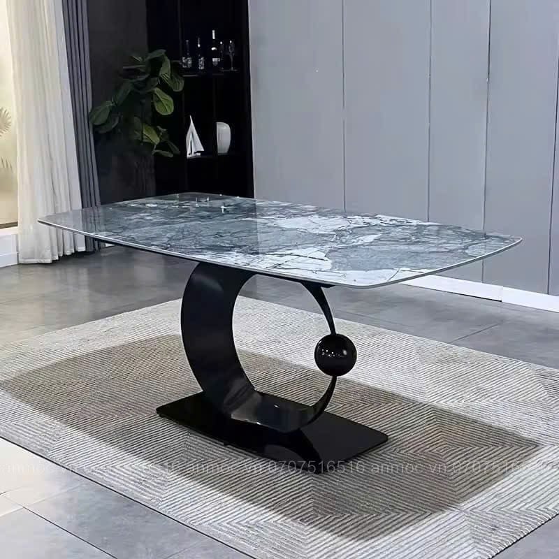 Bàn Ăn Mặt Đá Chân Vầng Trăng