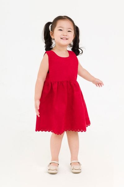 Đầm trắng sát nách nhúng eo  Bán sỉ thời trang mỹ phẩm