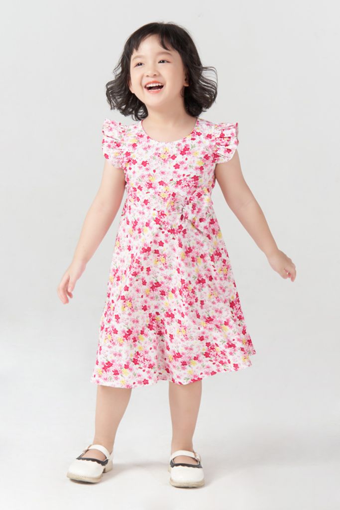 Ngắm nhìn những chiếc váy tí hon được xếp từ những bông hoa nhỏ đẹp lung