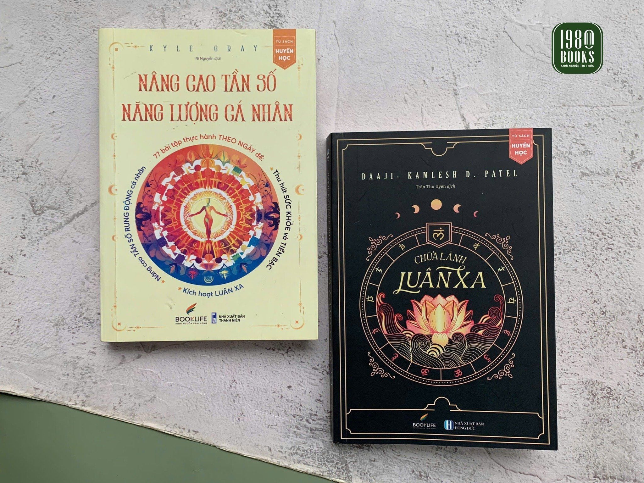  Combo 2 cuốn sách Chữa lành luân xa + Nâng cao tần số năng lượng cá nhân 