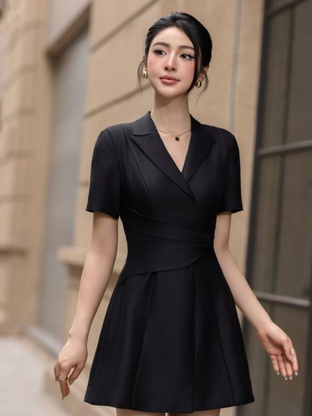 Laila - Chic Black Dress