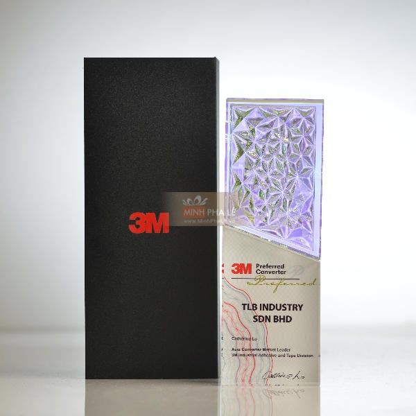 Cúp vinh danh pha lê hologram đa sắc CB010-W