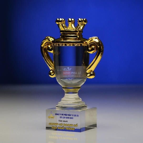 Cúp vinh danh xuất sắc CKL069