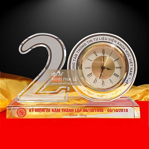 Chặn giấy kỷ niệm 20 năm thành lập đồng hồ DH016 (2 chất liệu)